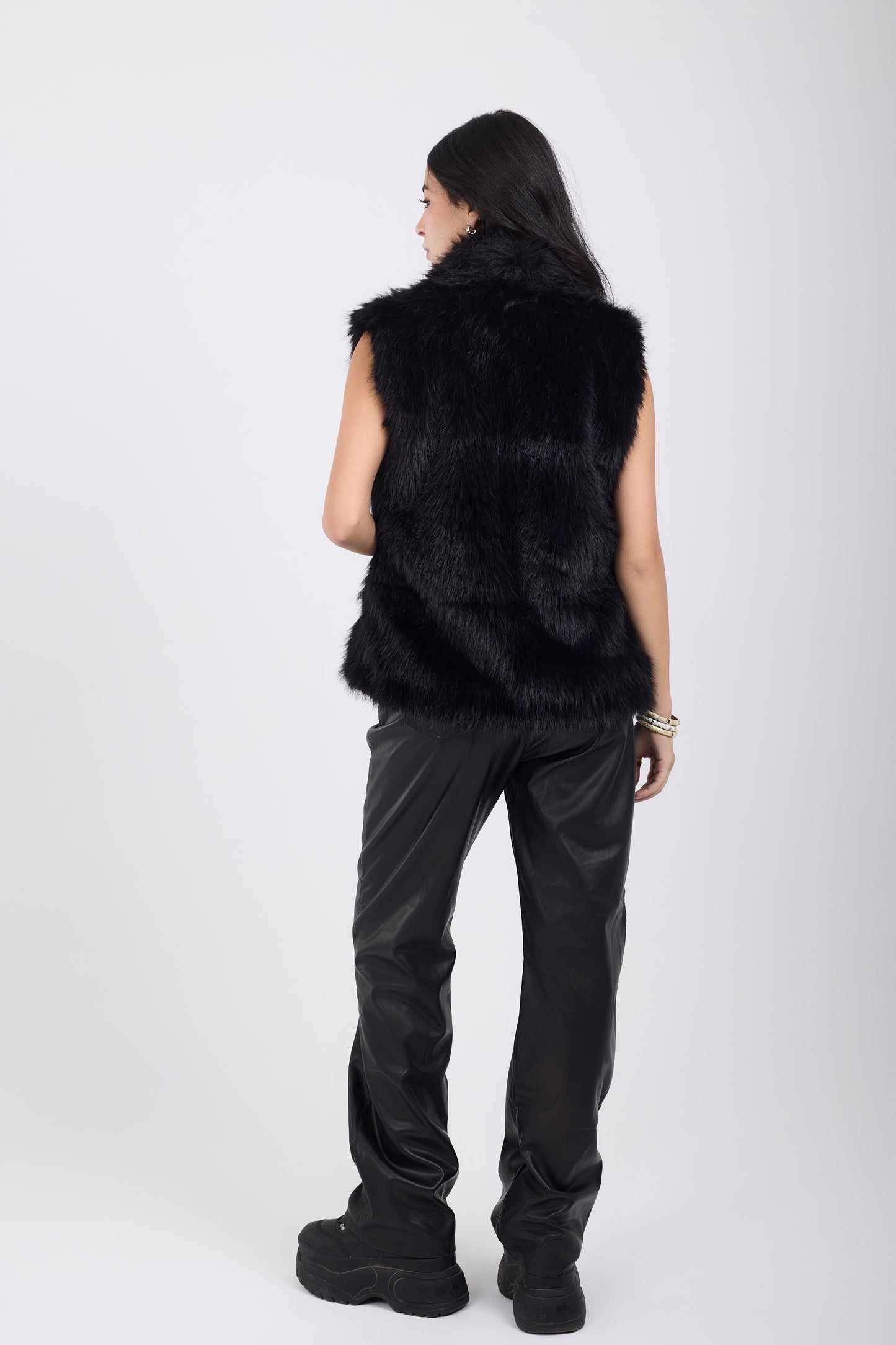 Bold Noir Fur vest